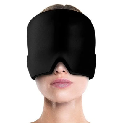 Gorro de gel terapéutico color negro - mujer usando el gorro como antifaz para terapia de frío